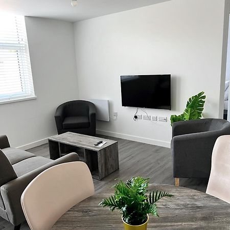 Ascot House Apartments 피터버러 외부 사진