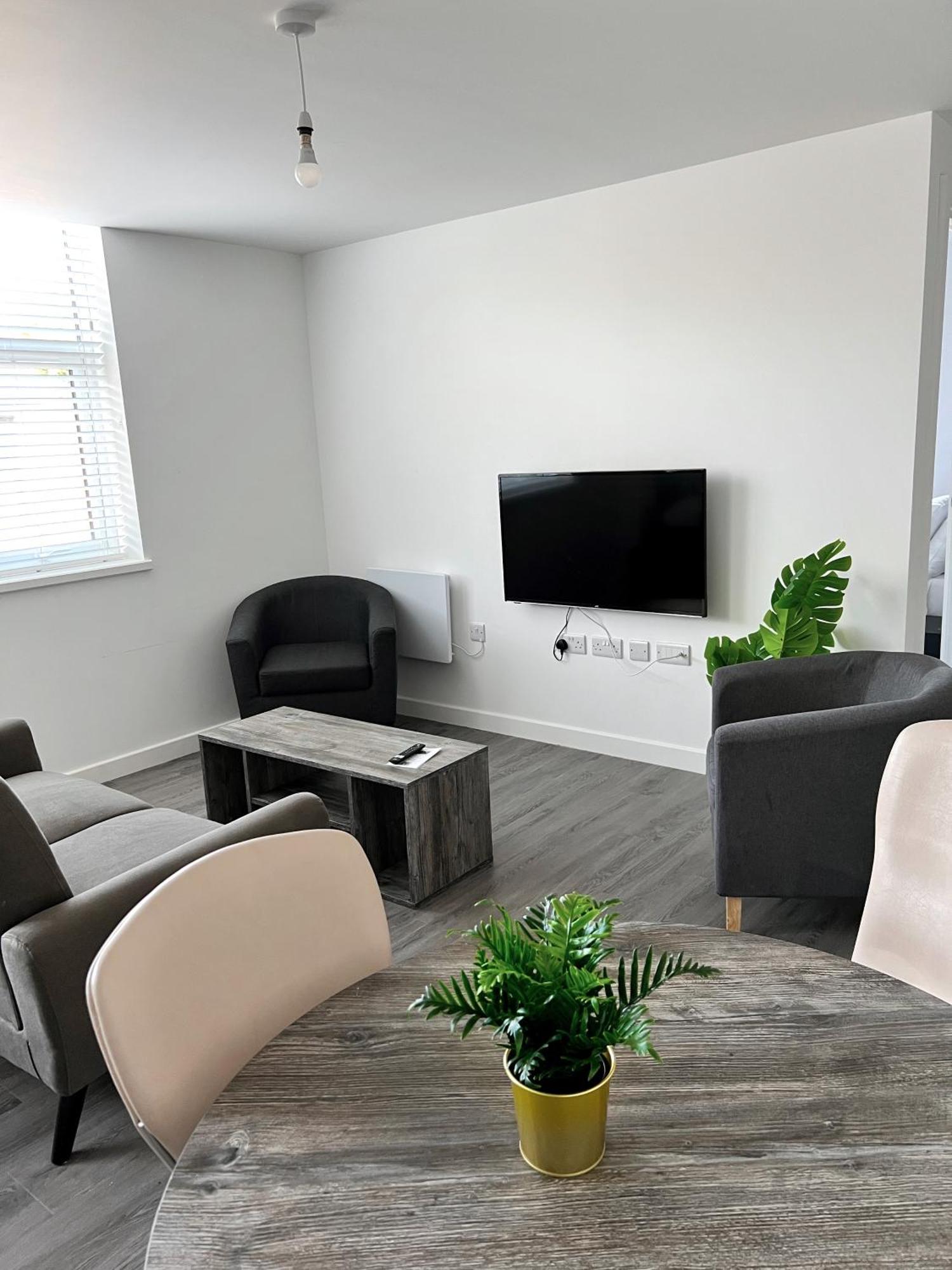 Ascot House Apartments 피터버러 외부 사진