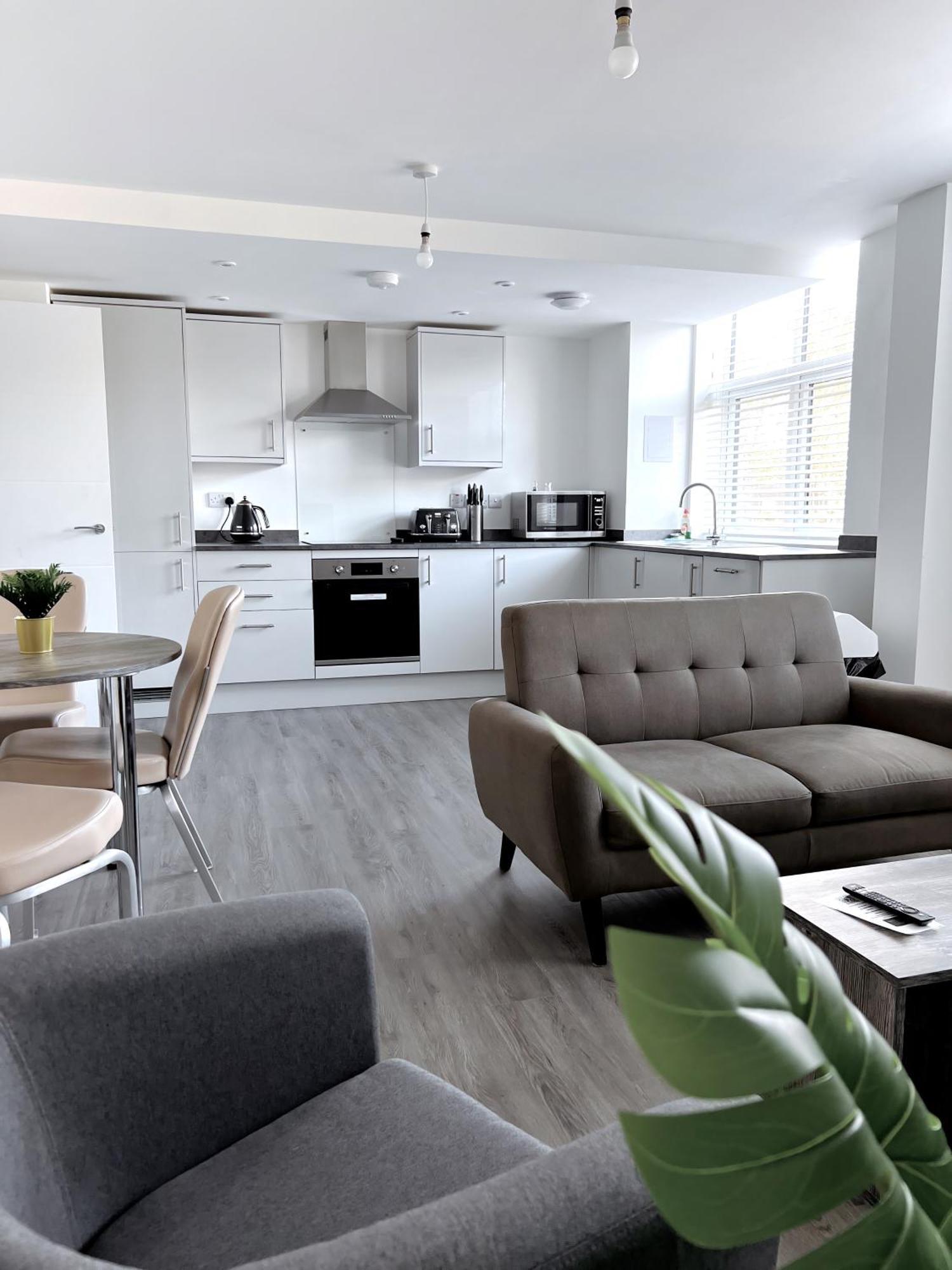 Ascot House Apartments 피터버러 외부 사진